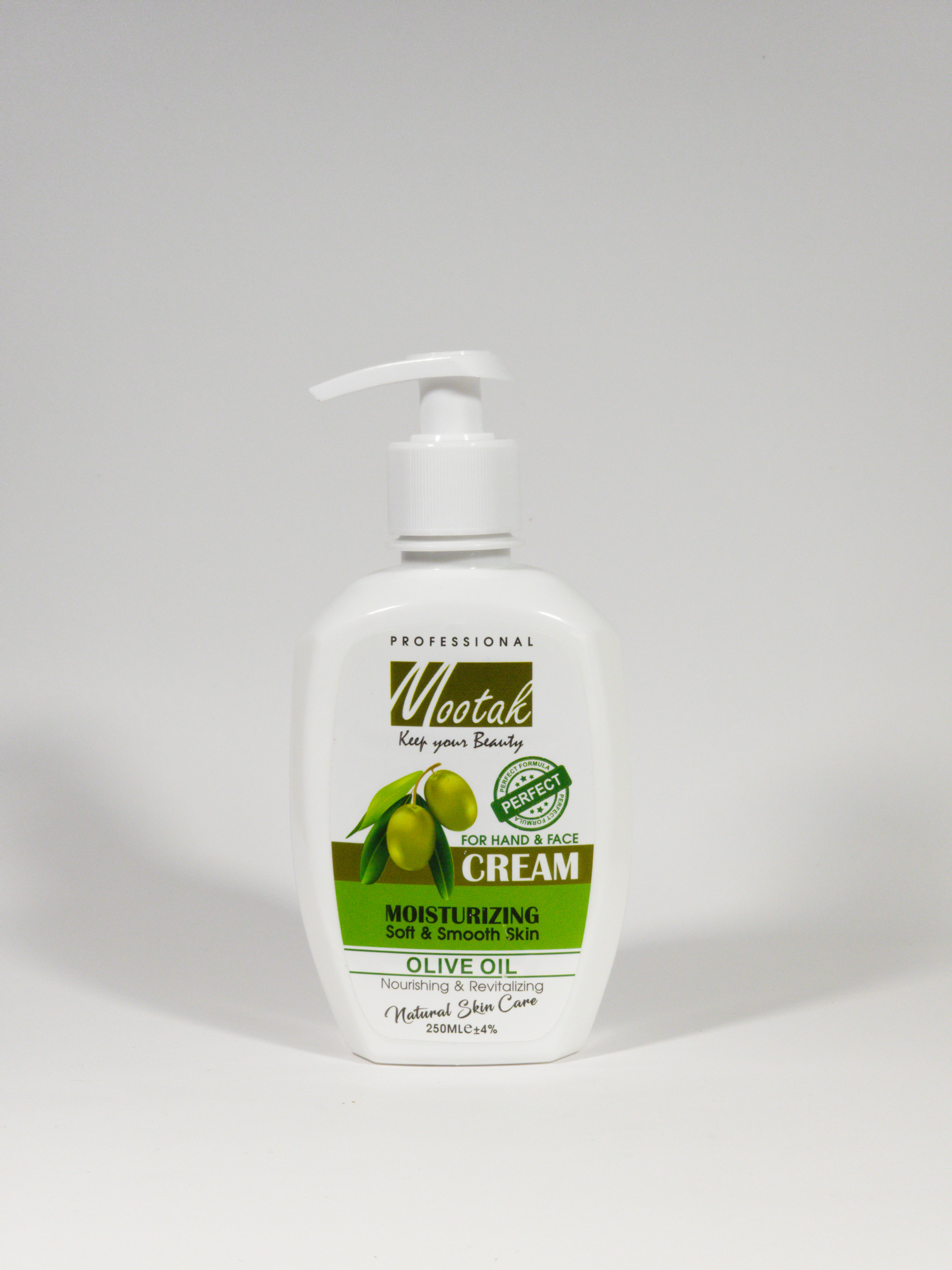  دارای روغن زیتون طبیعی و خالص، موم زنبور عسل و گلیسیرینجلوگیری از خشکی پوستایجاد نرمی و لطافت در پوست و حفظ حالت ارتجاعی آن